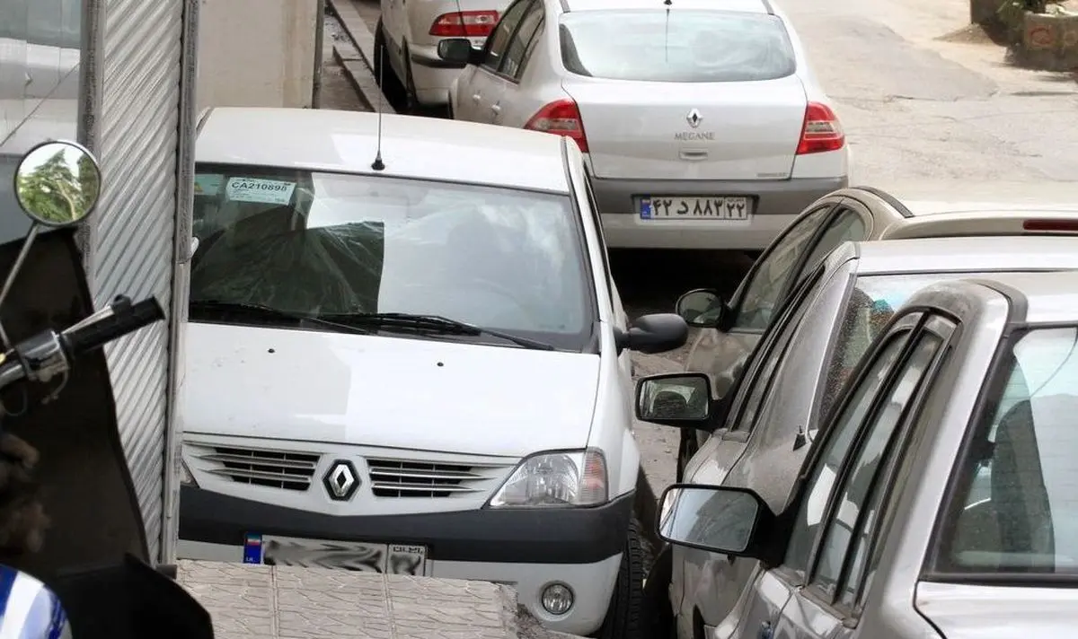 مشهدی‌ها اینگونه حرفه‌ای ماشین پارک می‌کنند؛ اینا کیکن یا واقعی!+عکس