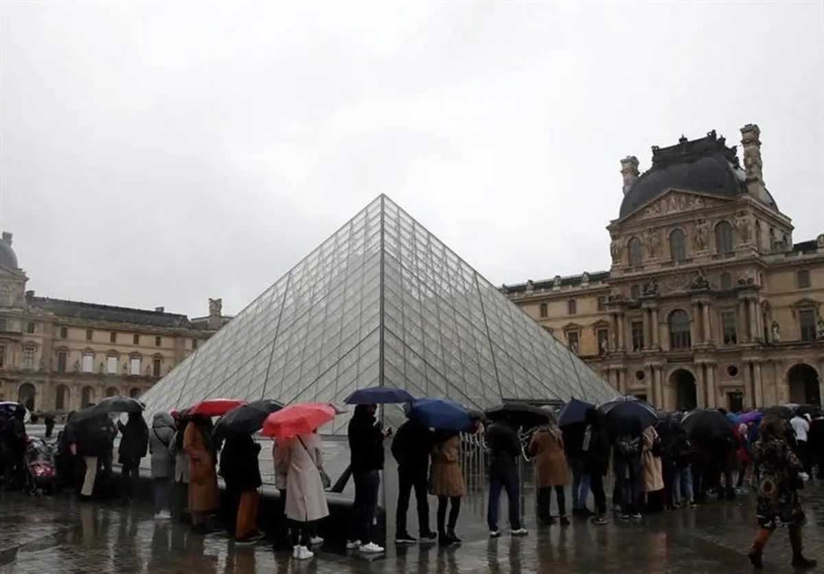 سارقان جواهرات ناپلئون از موزه لوور فرانسه دستگیر شدند