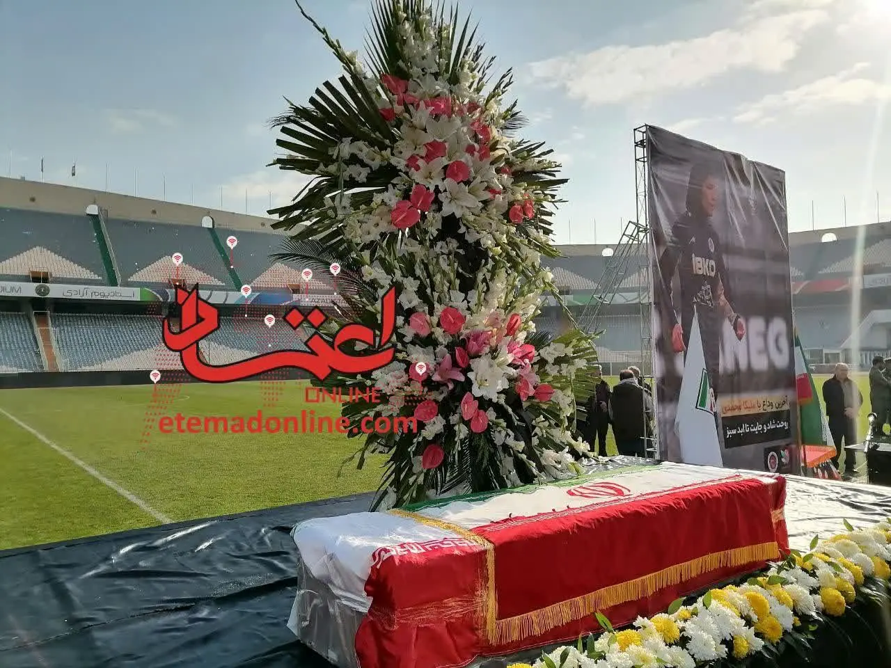 در مراسم تشییع ملیکا محمدی چه گذشت؟/ ورود پس از مرگ به ورزشگاه آزادی! + تصاویر