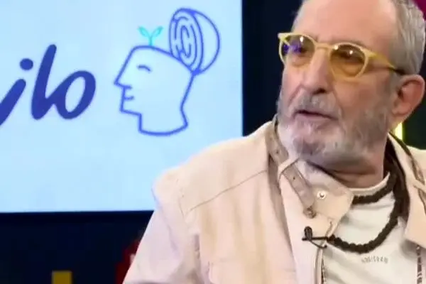 ببینید| فرهاد آئیش: در آمریکا در رستوران ظرف می‌شستم و تی می‌کشیدم