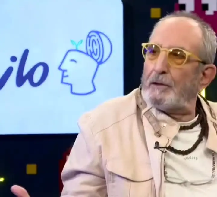 ببینید| فرهاد آئیش: در آمریکا در رستوران ظرف می‌شستم و تی می‌کشیدم