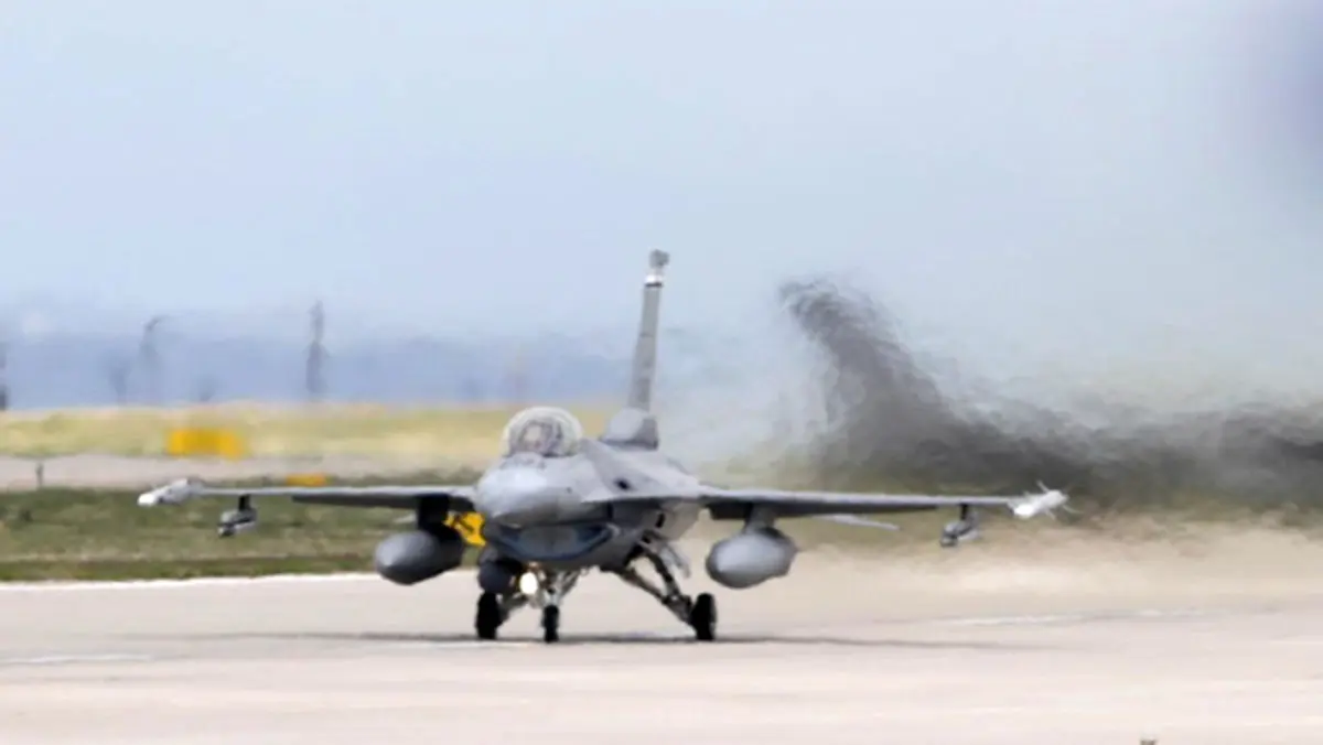 طرح وزرای دفاع ناتو رای تجهیز کی‌یف به جنگنده‌های اف- ۱۶