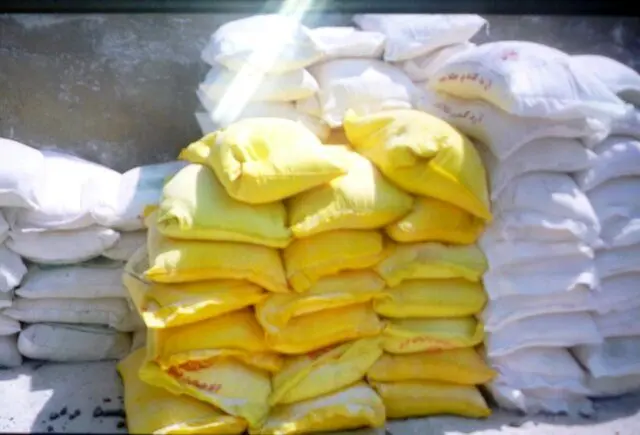 کشف 127 تن آرد احتکار شده در بوئین زهرا