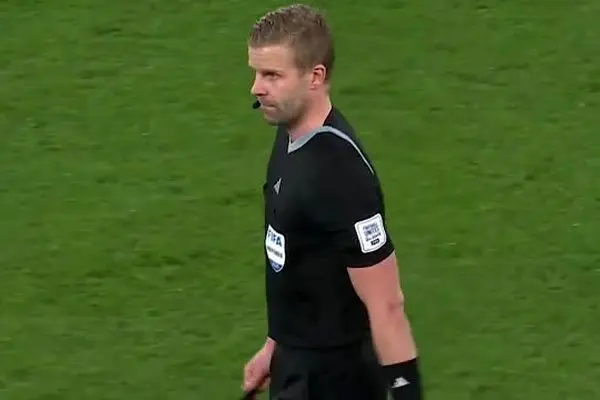 ببینید| اخراج رونالدو در بازی ایرلند مقابل پرتغال