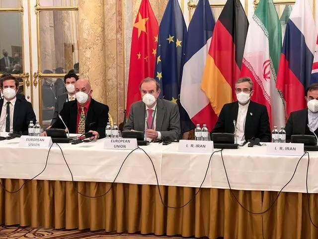 بازگشت موقت مذاکره کنندگان ارشد ایران و سه کشور اروپایی به پایتخت‌ها/ رایزنی‌ها در سطح کارشناسی ادامه می‌یابد