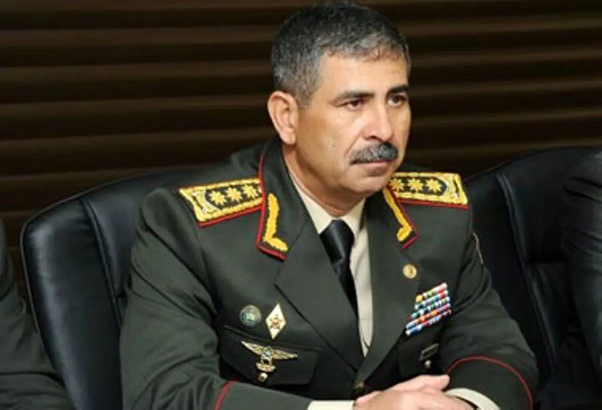 وزیر دفاع آذربایجان به تهران می آید