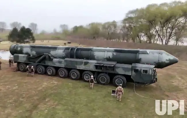 کیم‌جونگ‌اون می‌گوید این موشک «قوی‌ترین» در کره‌شمالی است! +عکس