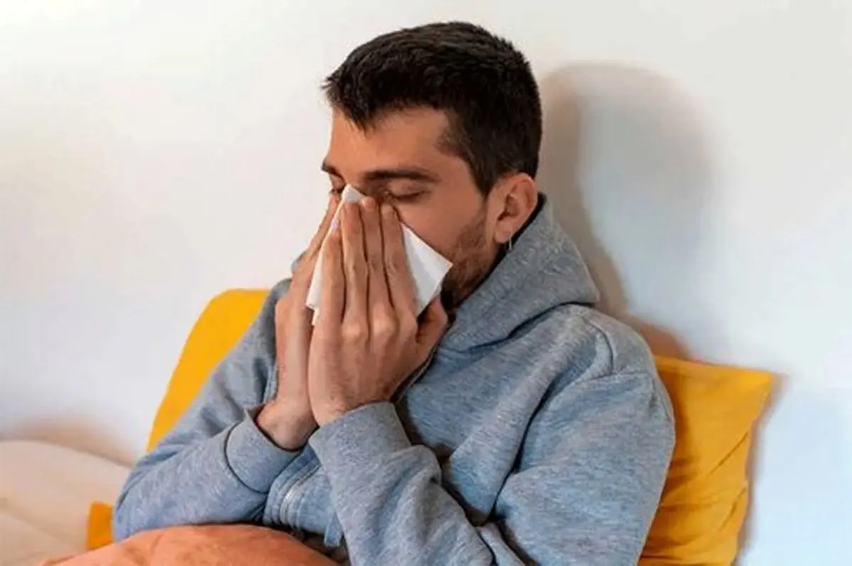 اشخاص با علایم سرماخوردگی ۵ روز در خانه بمانند