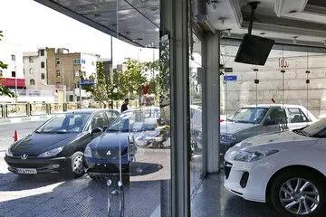 قیمت خودروهای ایران‌خودرو در بازار آزاد ۵ آذر ۱۴۰۲/ این خودروها ارزان شدند+ جدول قیمت‌ها