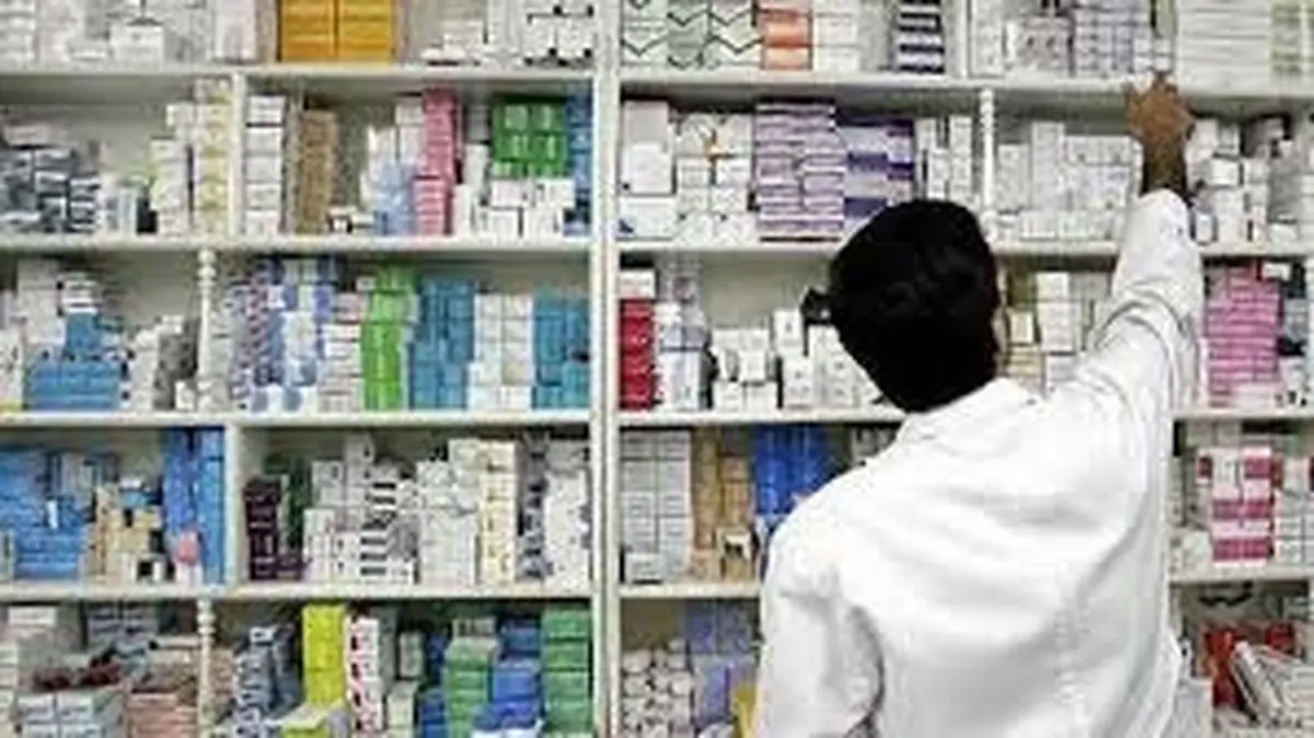 کمبود دارو هم به گردن مردم و پزشکان افتاد/ روزنامه دولت: آنتی‌بیوتیک‌ها بیشتر از نیاز بیمار تجویز می‌شود!