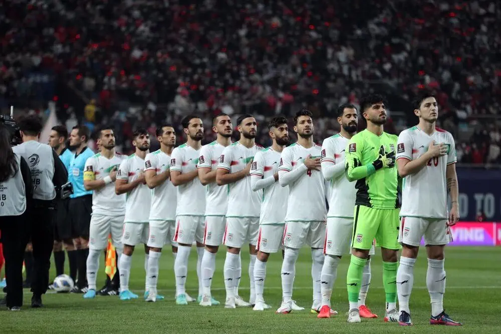 یک دقیقه سکوت پیش از آغاز بازی ایران و الجزایر