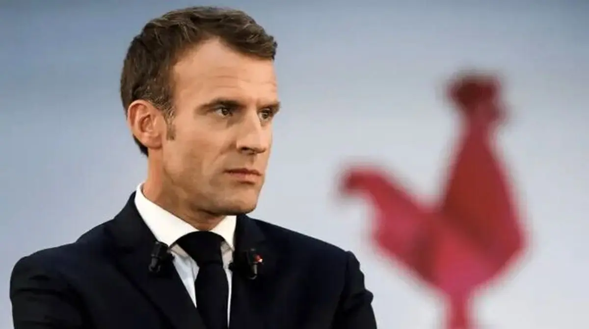 رئیسی یک ساعت و نیم با رئیس‌جمهور فرانسه تلفنی صحبت کرد؛ روزنامه اصولگرا مکرون را «احمق» خطاب کرد!