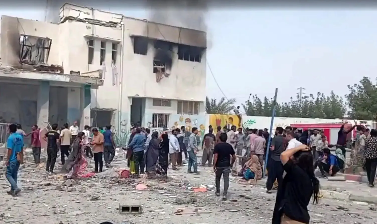 استاندار هرمزگان: در هر شهر یک میدان به نام دانش‌آموزان شهید میناب نامگذاری می‌شود