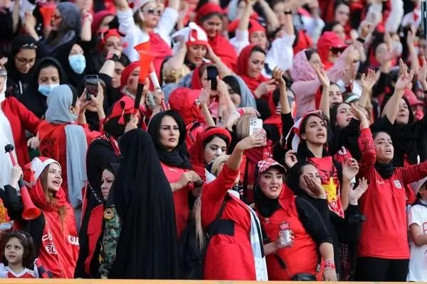 ممنوعیت ورود زنان‌ به استادیوم پاک کردن‌ صورت مساله است/ جلوگیری از حضور زنان در ورزشگاه از منظر بین اللملی شدنی نیست