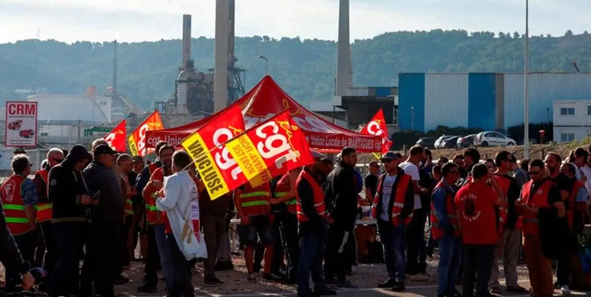 کارگران بخش پالایشگاهی در فرانسه اعتصاب کردند