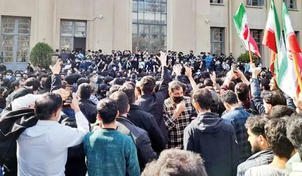 ۲ نکته مهم در نامه رئیس دانشگاه شریف درباره دانشجویان سهمیه‌ای / میان عملکرد آموزشی و کنش سیاسی رابطه مستقیم وجود دارد؟