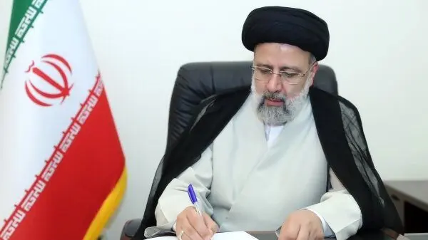 "رئیسی"مصوبه انتخاب رئیس جدید جهاد دانشگاهی را ابلاغ کرد