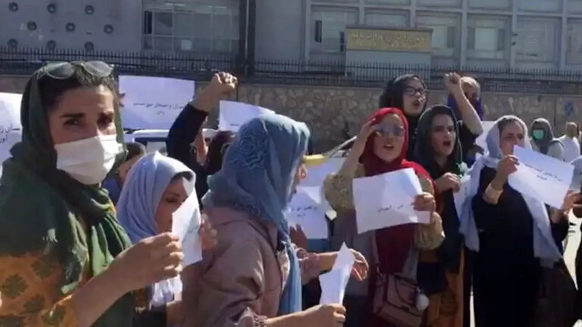 تیراندازی نیروهای طالبان به سوی زنان تظاهرکننده