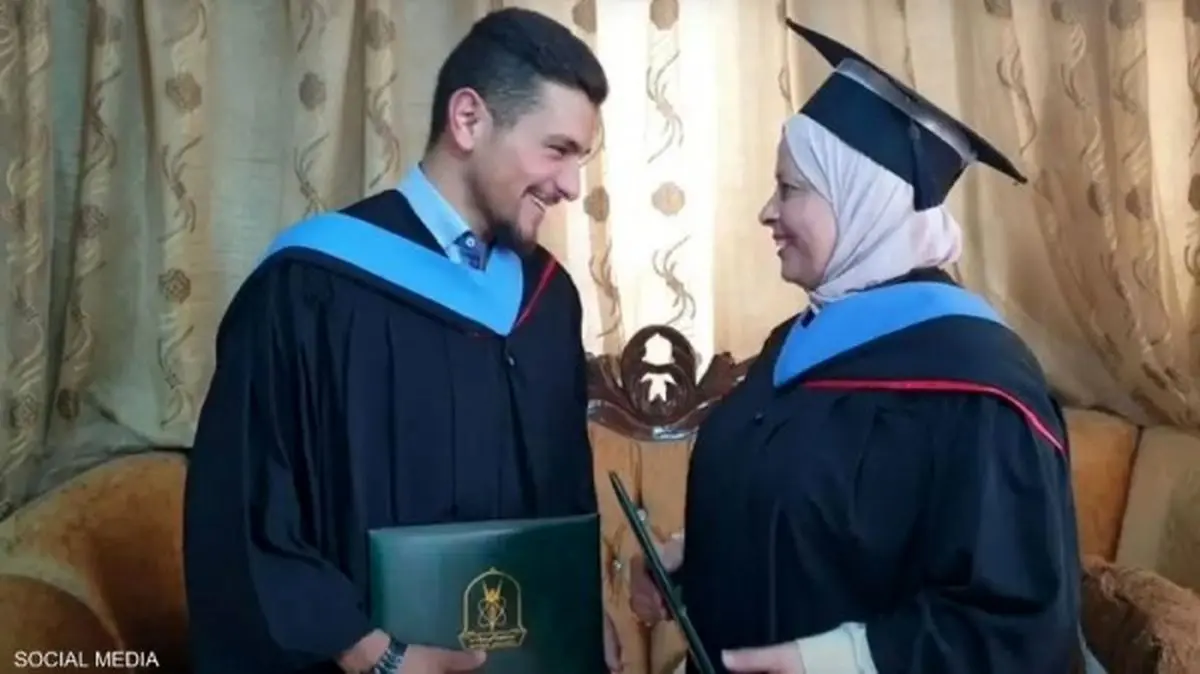 مادر اردنی حتی در دانشگاه هم پسرش را تنها نگذاشت!