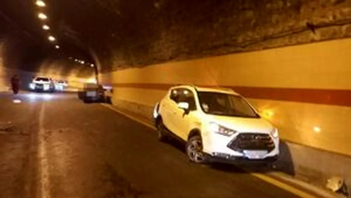 مصدومیت 8 تن بر اثر تصادف زنجیره ای در محور فیروزکوه به تهران