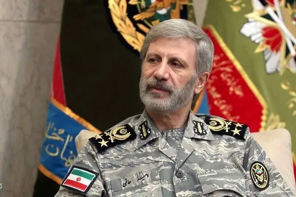 سرلشکر حاتمی: دشمن باید از منطقه بگریزد