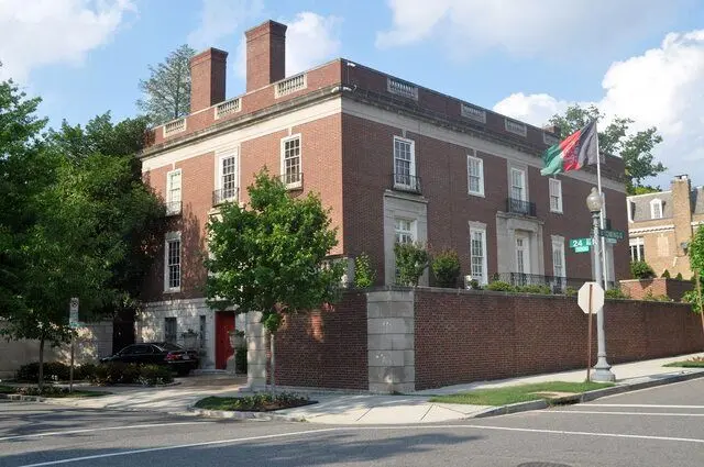 آمریکا سفارت افغانستان را در واشنگتن تعطیل می‌کند