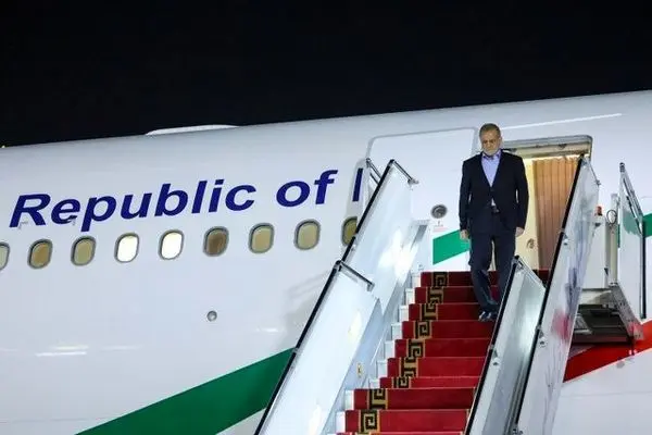 پزشکیان وارد عشق آباد پایتخت ترکمنستان شد