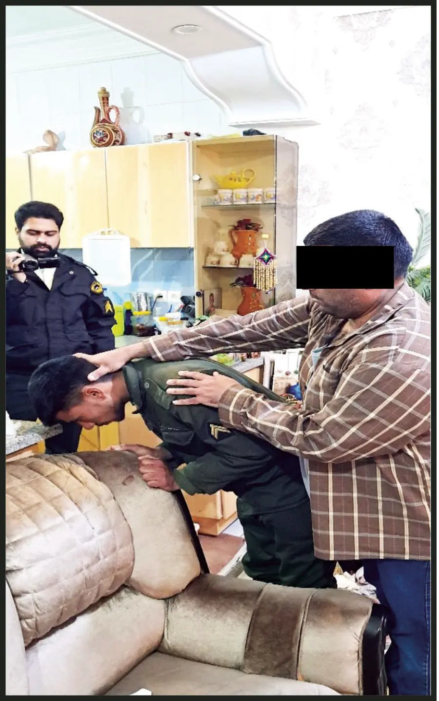 پسر بی‌رحم، مادرش را کشت و گلوی پدرش را برید