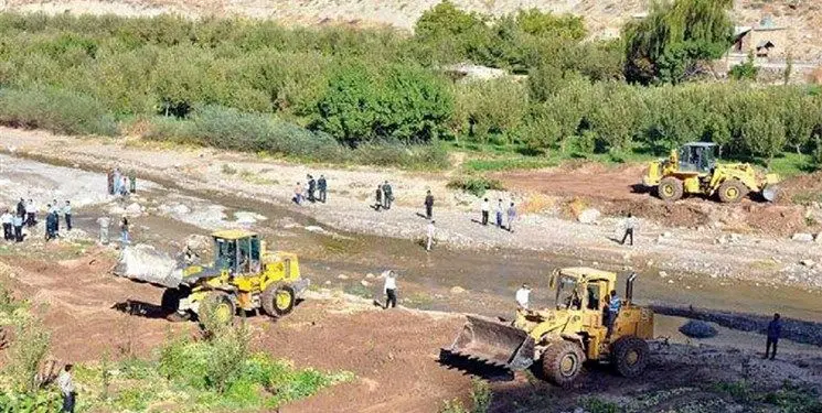 تخریب بناهای غیرمجاز در حریم سد البرز/ ۷۰ درصد حریم محیطی سد آزادسازی شد