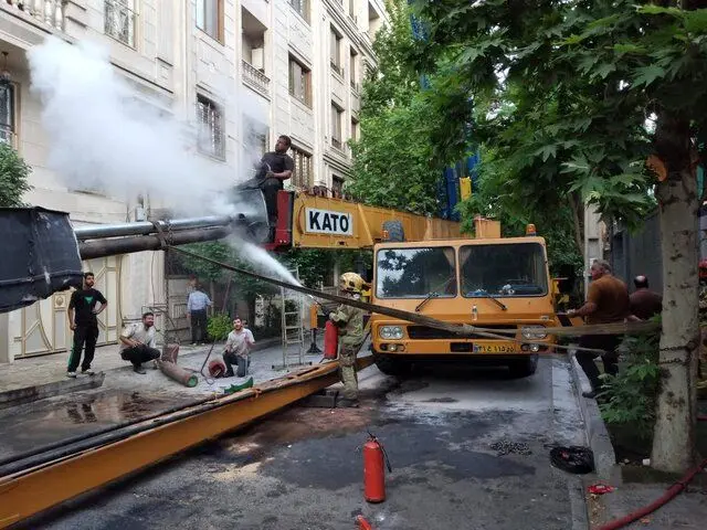 جرثقيل،آتش،ساختمان،بام،ايمني،حادثه