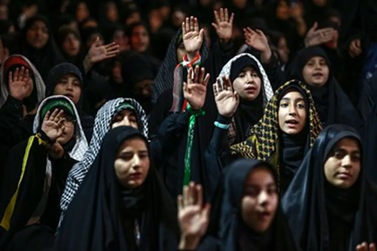 عزاداری خاص دختران دهه هشتادی برای امام حسین (ع) + تصاویر