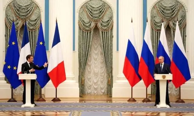 فرانسه راه نجات بحران اوکراین خواهد بود؟/ مکرون راه را برای نشست احتمالی پوتین و بایدن هموار می‌کند