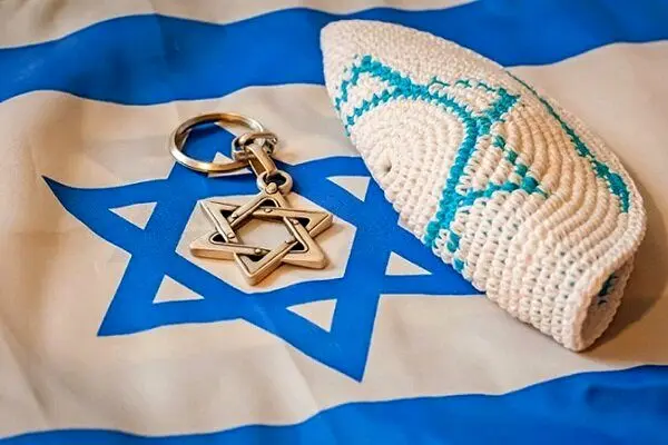 روزنامه تندرو اصولگرا: جریان صهیونیستی ربطی به دین یهود ندارد