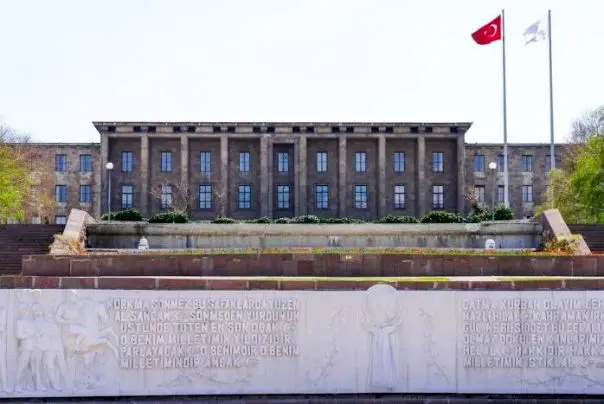 ببینید | اولین ویدئو از حمله تروریستی به وزارت کشور ترکیه