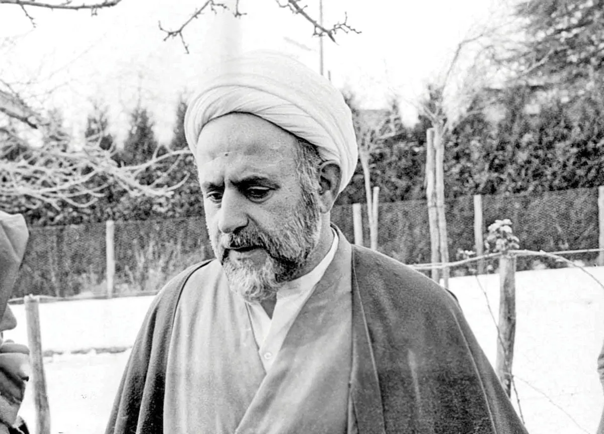 این عکس نشان می‌دهد حسن لاهوتی چه جایگاهی نزد امام خمینی داشت