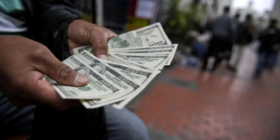 تفکر حاکم بر ایران دلار را به 40000 تومان رسانده است