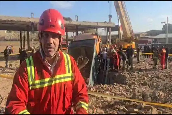 سانحه سقوط کامیون در گودالی در بزرگراه شهید لشکری ۲ کارگر را به کام مرگ کشاند