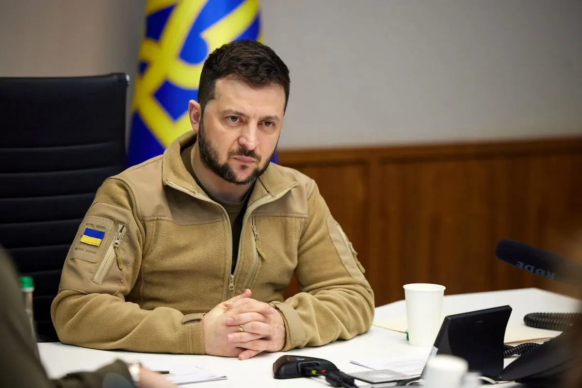 زلنسکی مقامات اوکراینی را ممنوع‌الخروج کرد