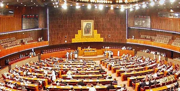 ادامه تنش در پاکستان؛ پارلمان به دستور رئیس‌جمهور منحل شد