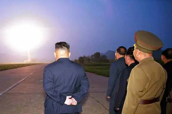 نظارت مستقیم رهبر کره شمالی بر آزمایش موشک قاره‌پیمای جدید