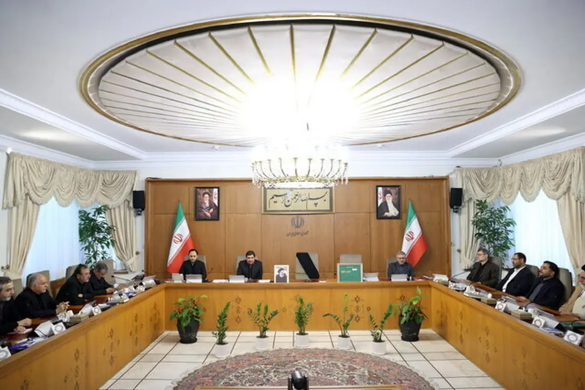 نخستین جلسه هیات دولت به ریاست محمد مخبر