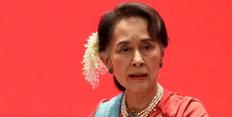 «آنگ سان سوچی»، رئیس‌جمهور سابق میانمار از زندان آزاد شد