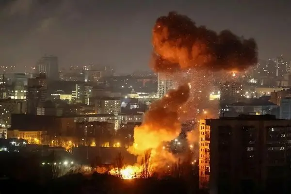 حمله‌ ترکیبی روسیه به کی‌یف با موشک و پهپاد چند ساعت پس از ابراز امیدواری ترامپ درباره توافق با اوکراین