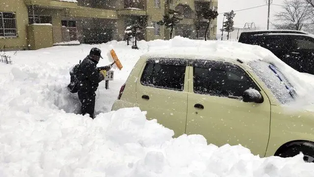 برف و کولاک کشنده در ژاپن؛ 17 نفر جان باختند