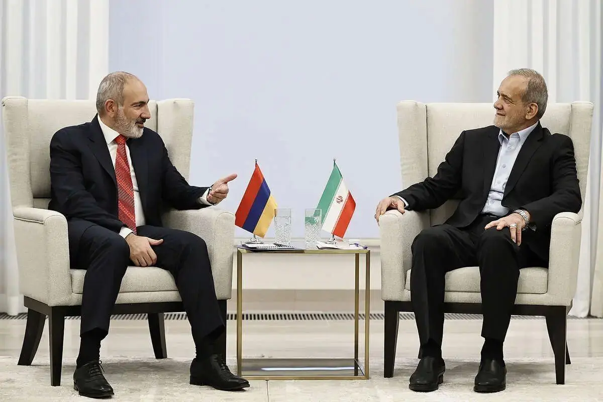 صداوسیما: مذاکرات خصوصی پزشکیان و نخست وزیر ارمنستان که قرار بود ۲۰ دقیقه باشد حدود ۲ ساعت طول کشید