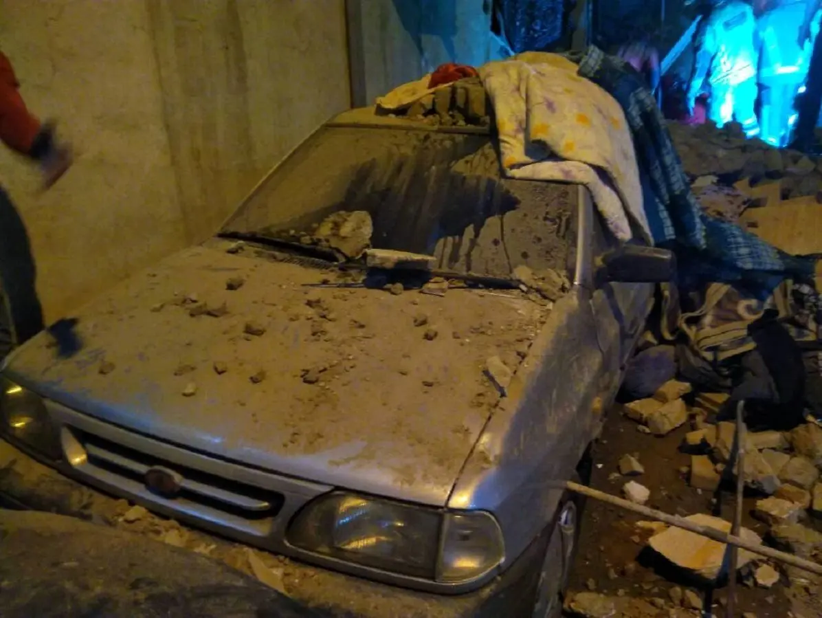 انفجار یک ساختمان دو طبقه در تهران؛ 6 مصدوم از زیر آوار خارج شدند