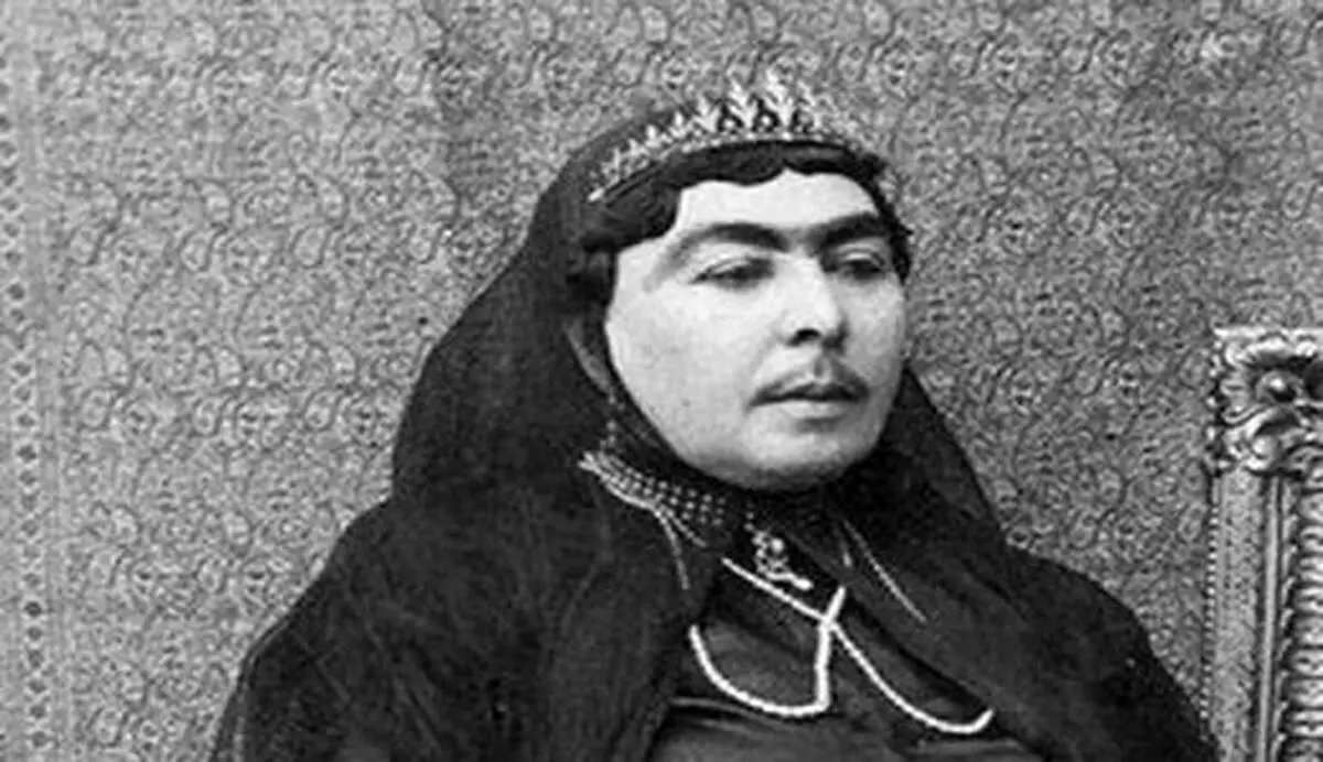 چرا زنان قاجار  سبیلو هستند؟ عکس