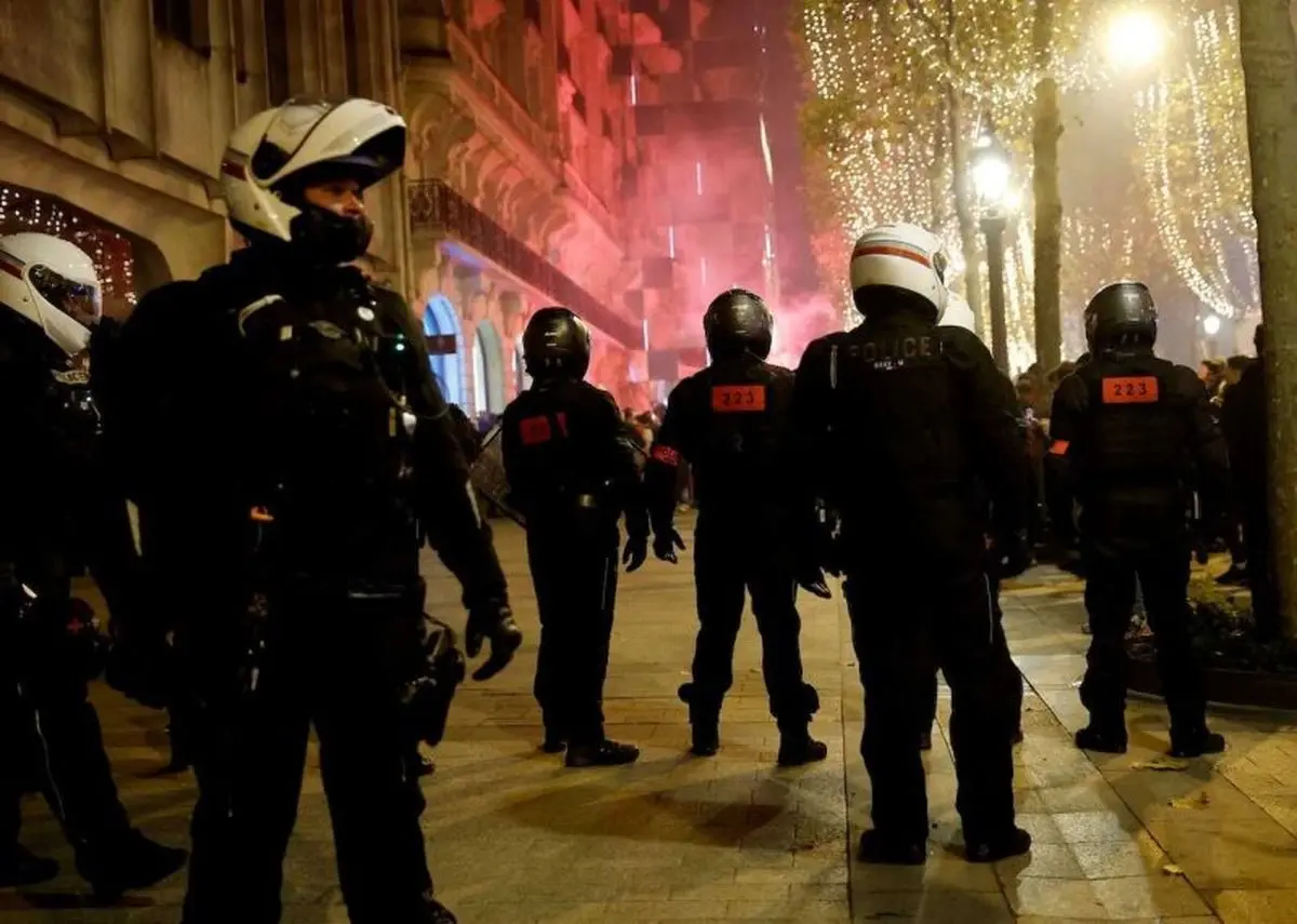 آماده باش ده هزار پلیس ضد شورش فرانسه برای بازی امشب 