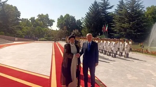 استقبال رسمی رئیسی از اردوغان در مجموعه سعدآباد + ویدئو