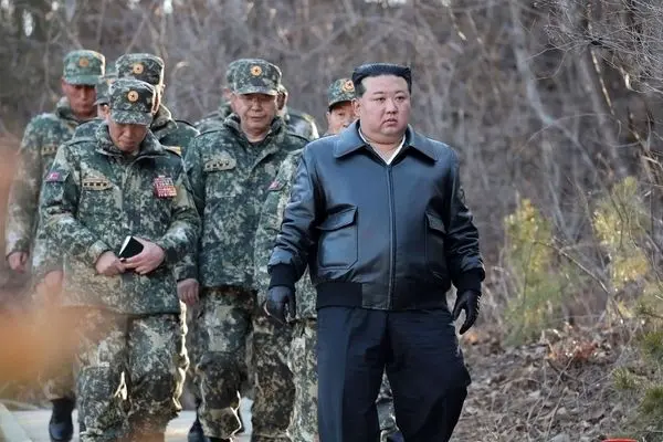 رهبر کره شمالی: درگیری آمریکا با ایران نشان می‌دهد که پیونگ‌یانگ در پایبندی به سلاح‌های هسته‌ای خود درست عمل کرده است